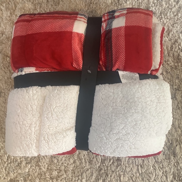 London Fog Bedding London Fog Plaid Throw Poshmark